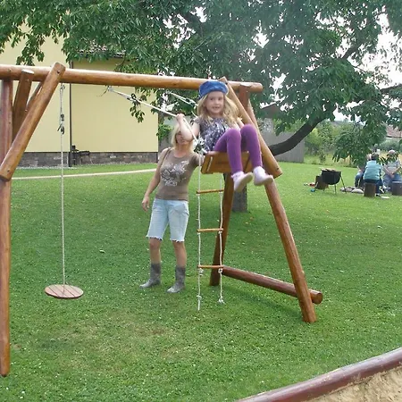 Apartmanhotel Skipension Jasna Paucsinalehota